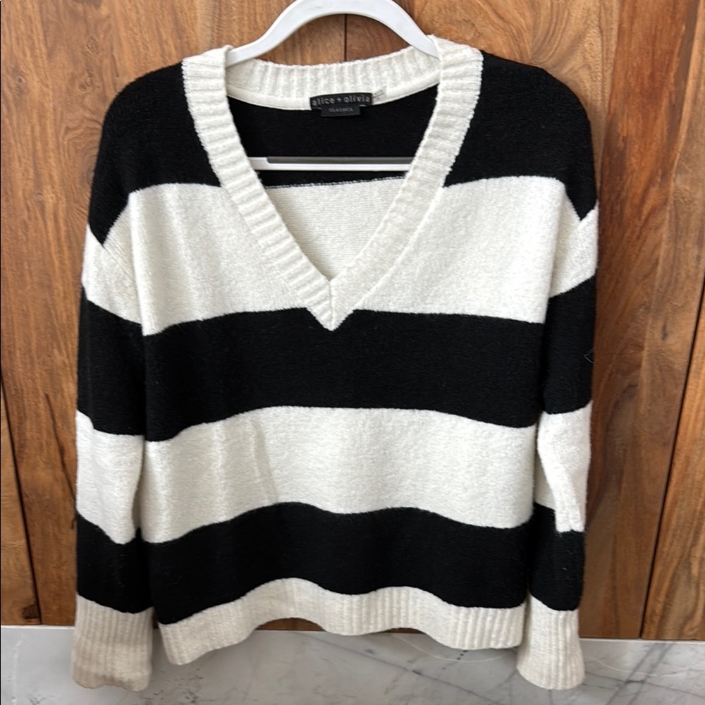 Alice + Olivia Tiel Stripe V-Neck Sweater
